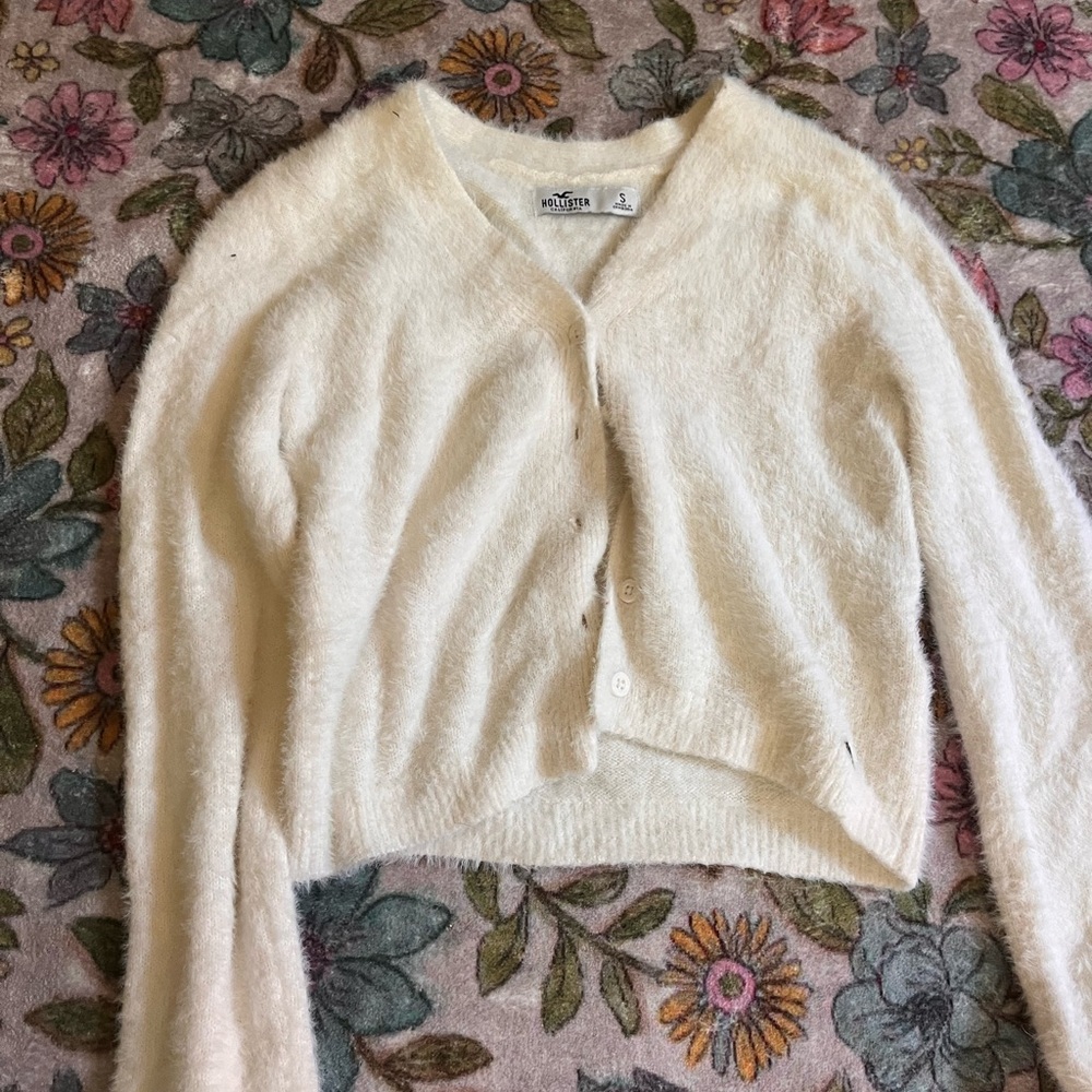Hollister Cream Cardigan Sweater Cozy Knit